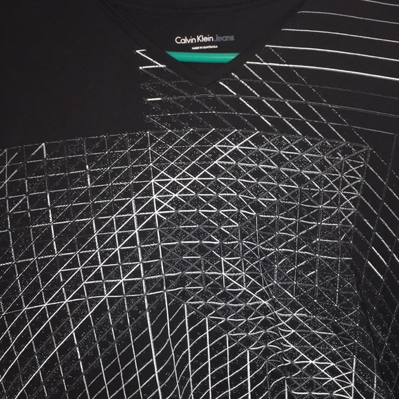 Calvin Klein shirt - Picture 2 of 3